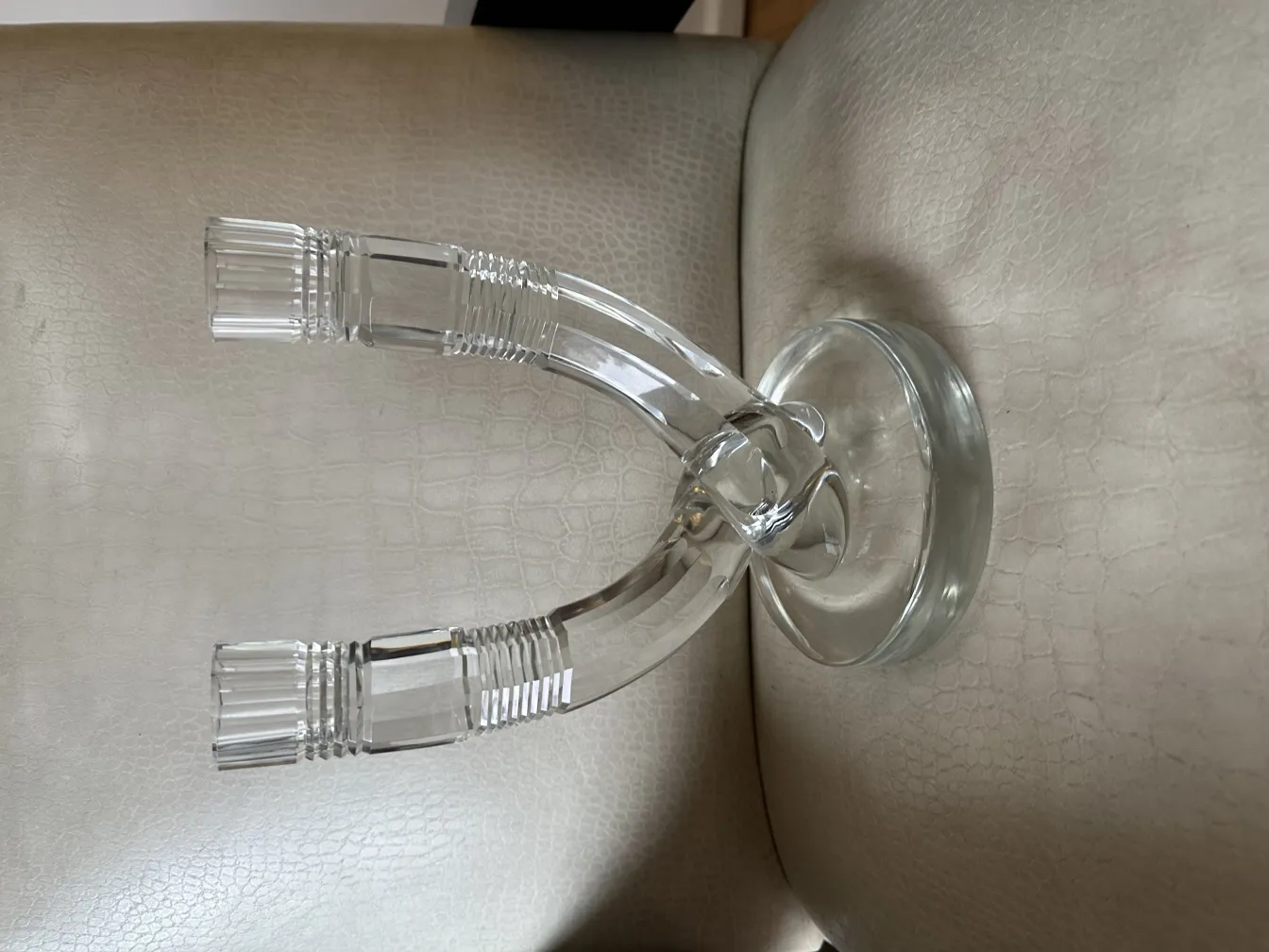 candelabre ancien en cristal avec deux bras en forme de Y