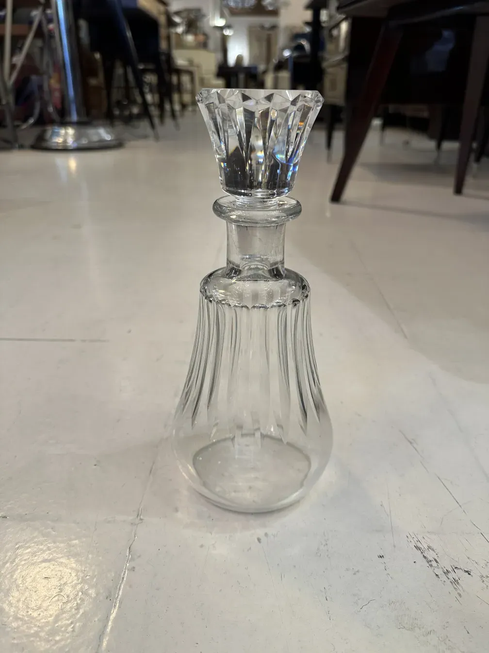 bouteille ancienne avec détails fins et éclat