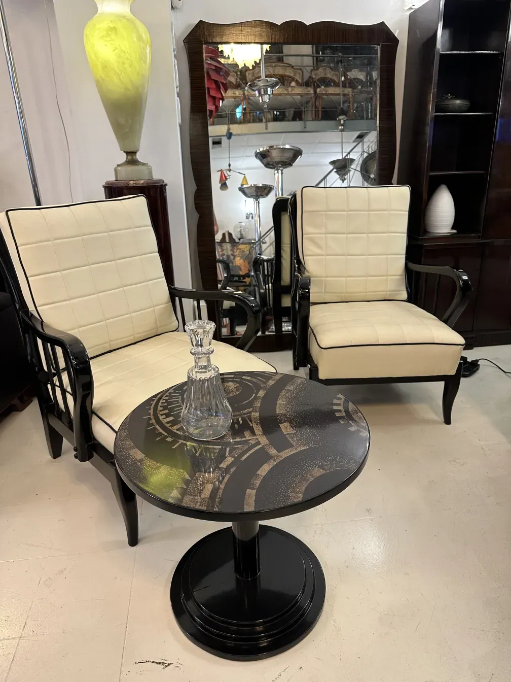 bouteille antique avec un design élégant