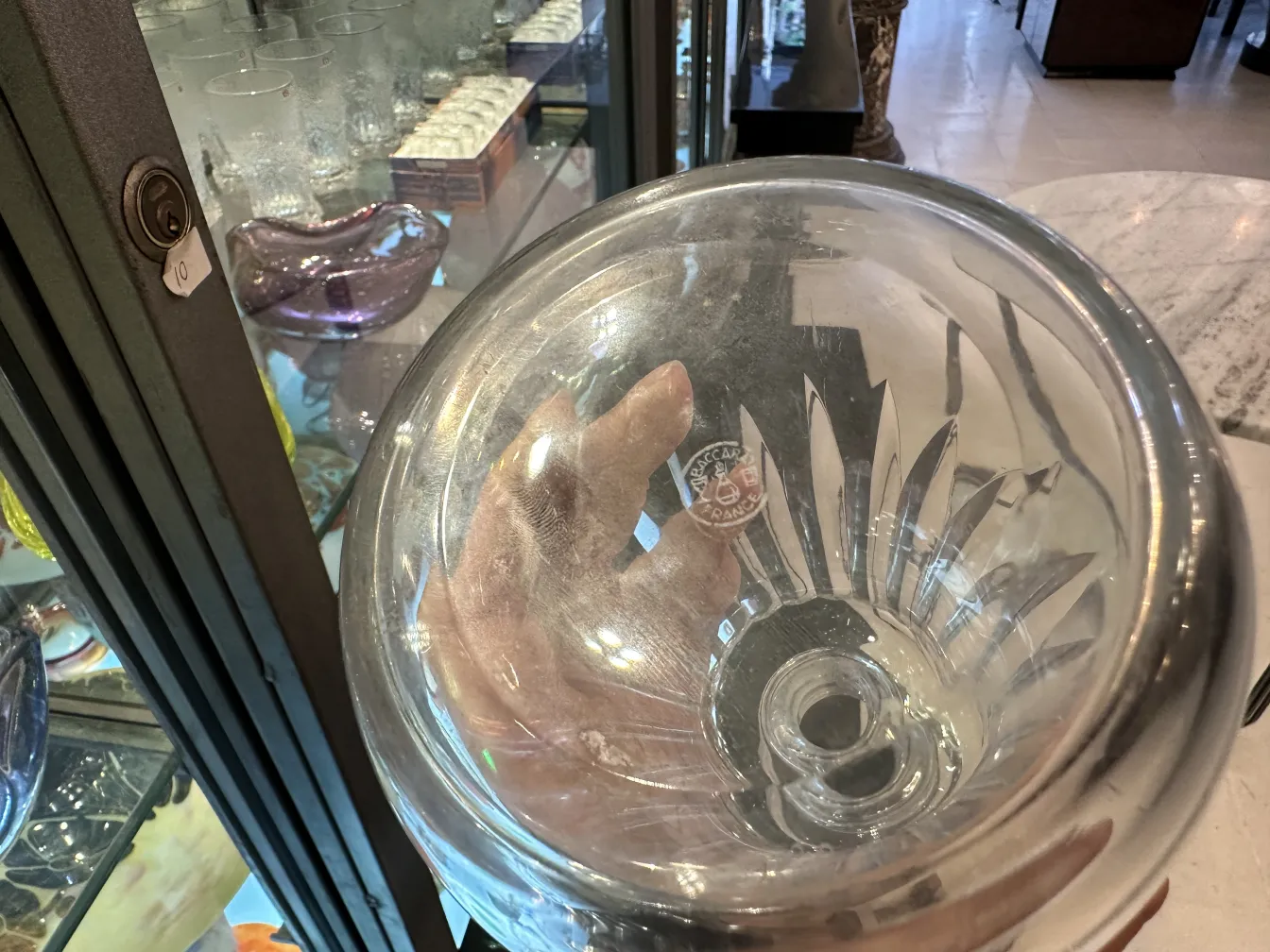 古董玻璃瓶，具有独特的细节