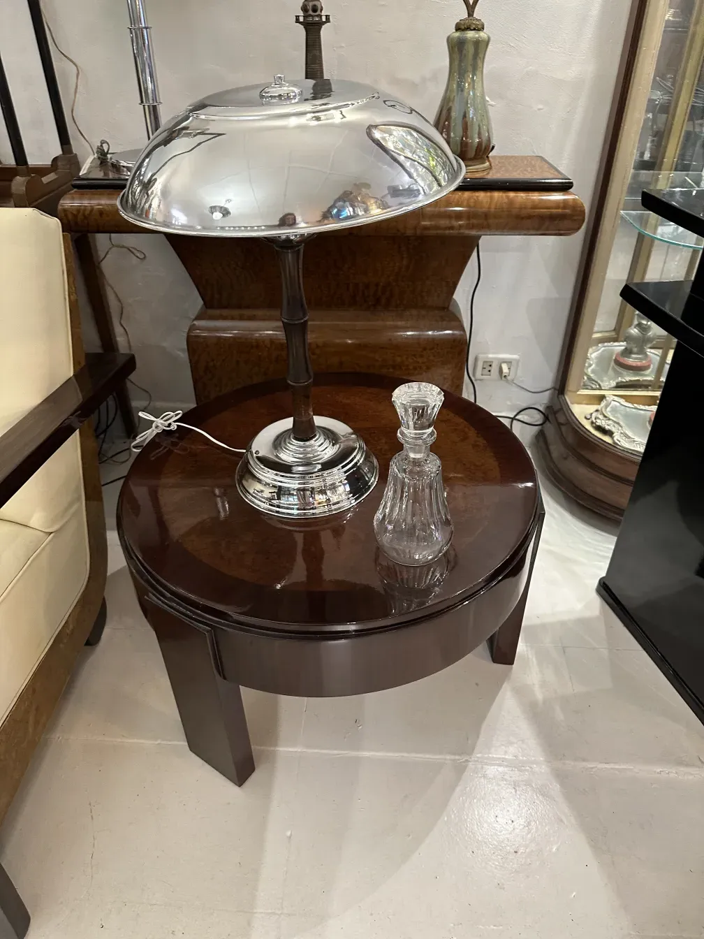 Antike dekorative Flasche mit klaren Details.