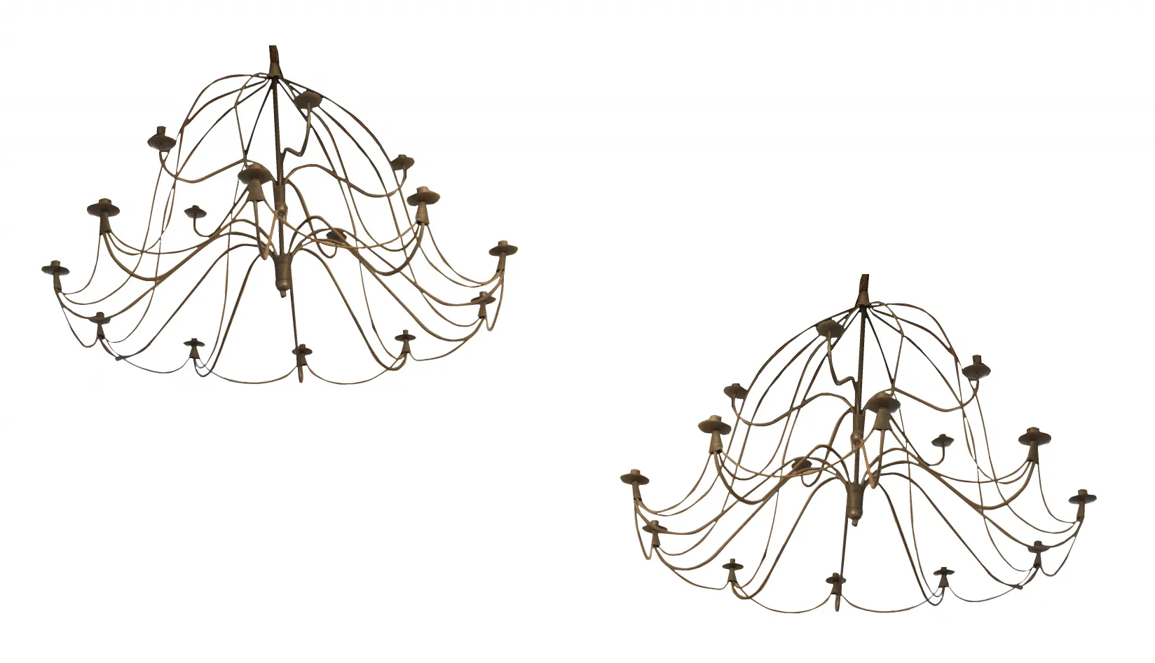 Tres lámparas de techo antiguas con diseño elegante y detallado, perfectas para decoración.