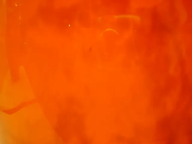 고대의 서명된 유리잔muller fres, 화려한 색상