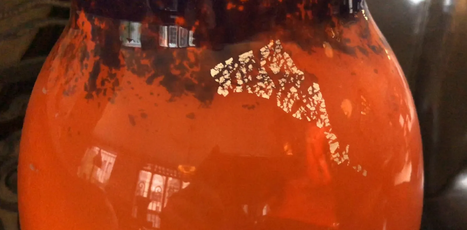 マラー・フレス（Muller Fre）による古代のサイン入りグラス、鮮やかな色、アート詳細