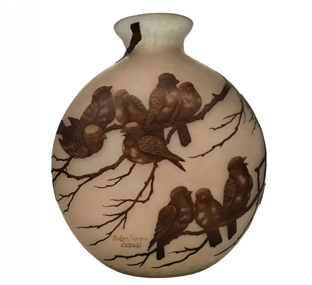 Verre ancien signé de Muller Fres avec oiseaux sur des branches