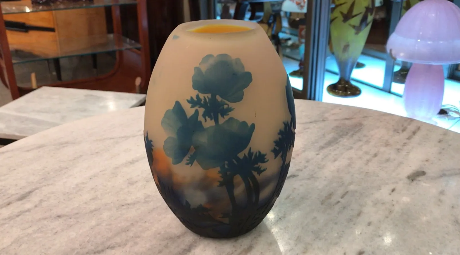 vase antico in vetro firmato Muller Fres in tonalità blu