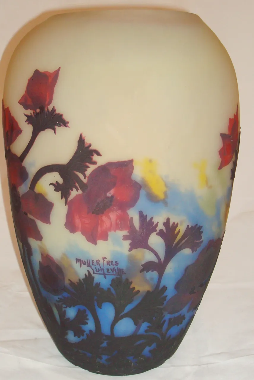 vibrant colored floral design on an antique glass - muller fres