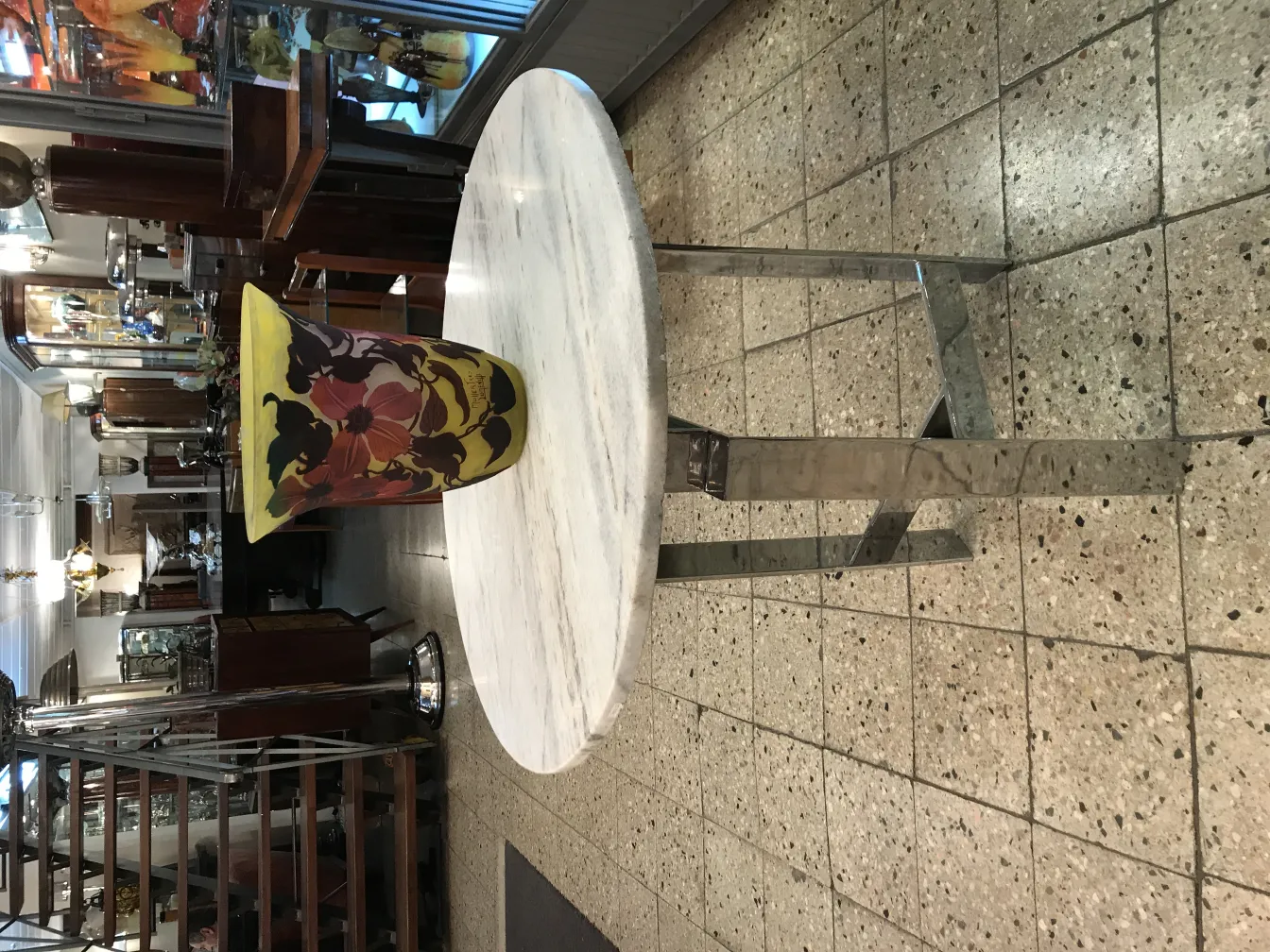 Signiertes Glas von Muller Fres, Antike mit Blumenmustern