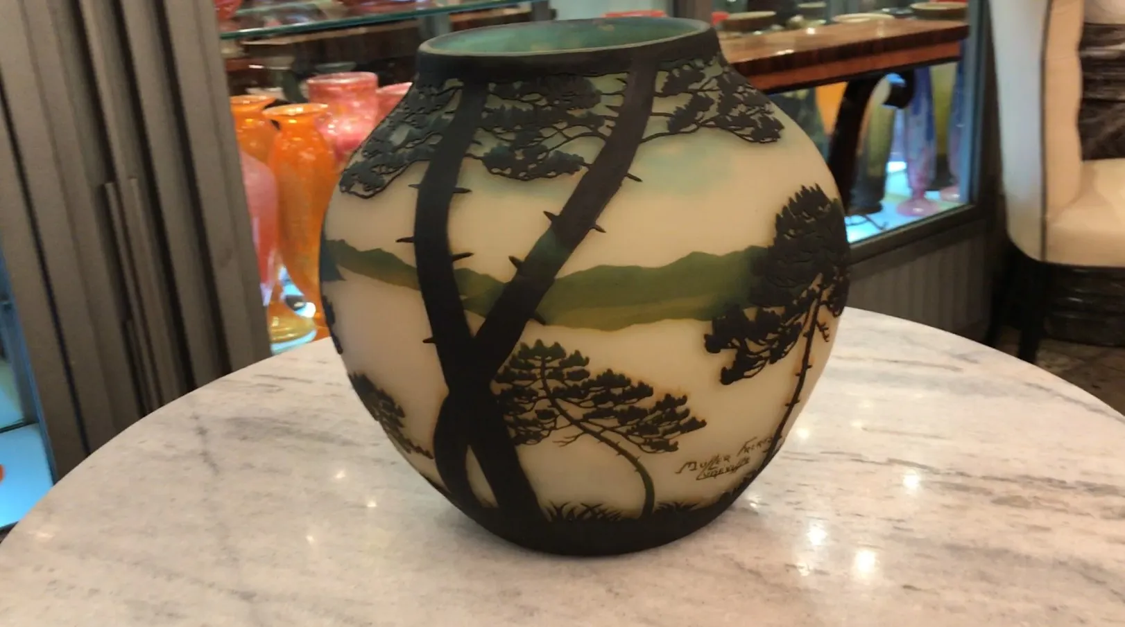 아름다운 골동품 유리, 풍경과 muller fres 서명이 포함됨