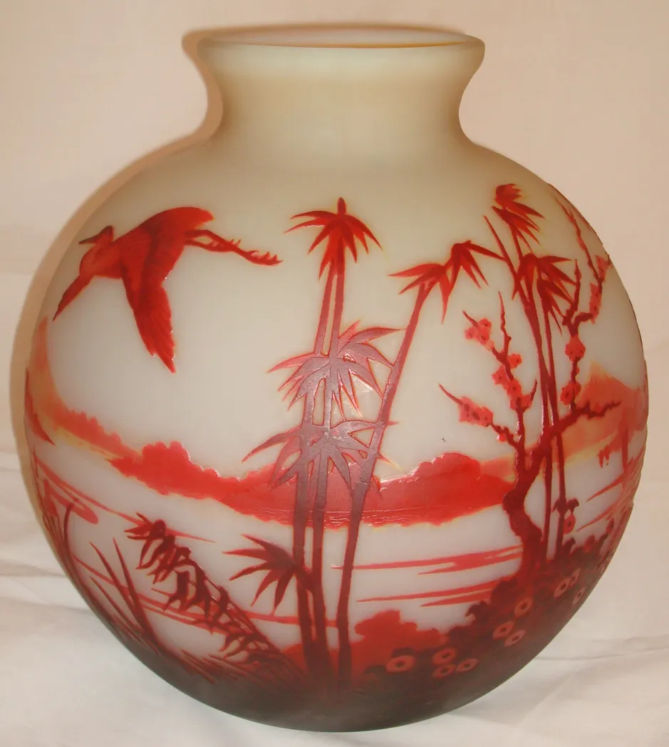 Vidrio antiguo firmado Muller Fres con diseño de paisaje