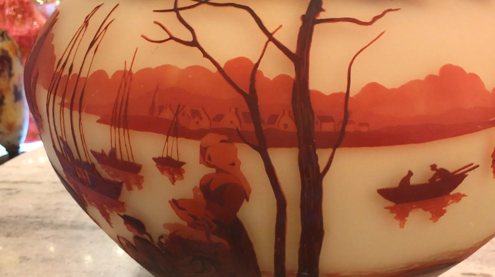 زجاج قديم موقع مولر فريس مع مناظر طبيعية