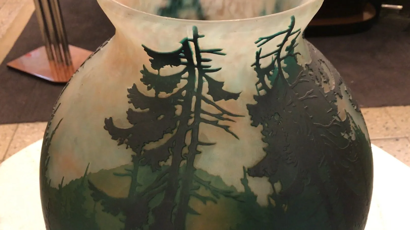 Antica vetro con motivi naturali di Muller Fres.