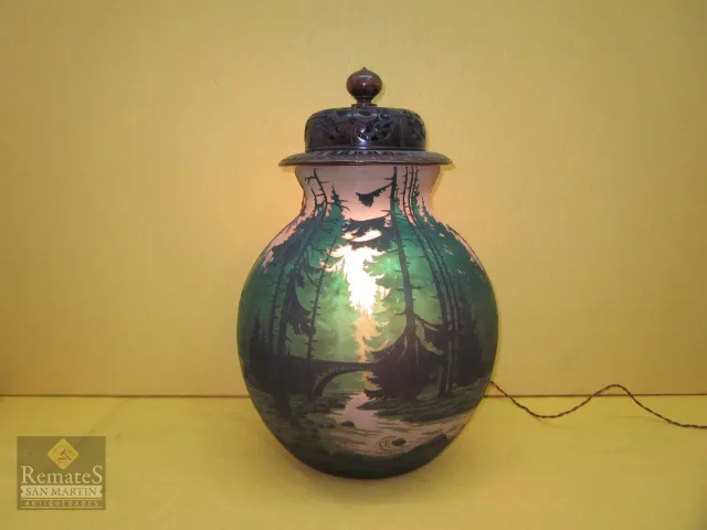 Lampada antica con design di foresta, Muller Fres.