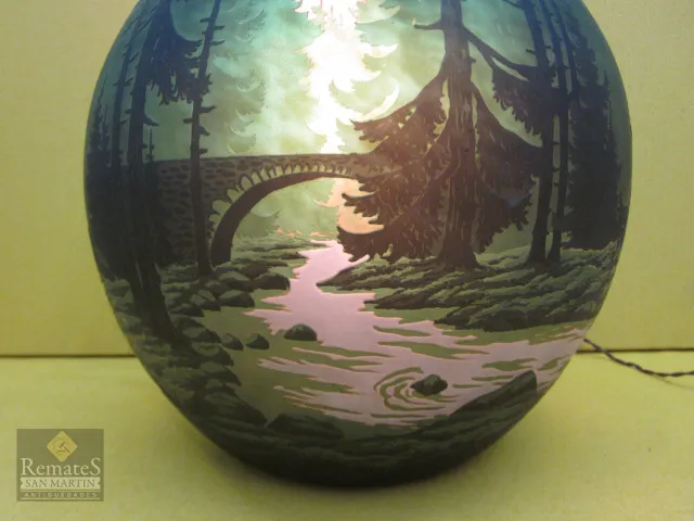 vetro antico firmato di muller fres con scena naturale