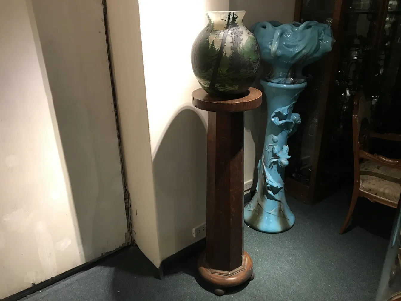 vaso antigo com paisagem, assinado muller fres