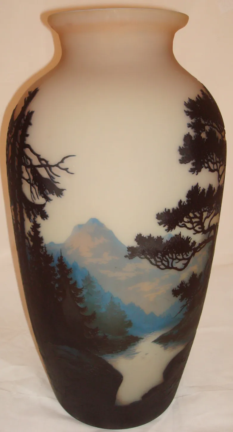 jarrón antiguo con paisaje pintado y firma Muller Fres