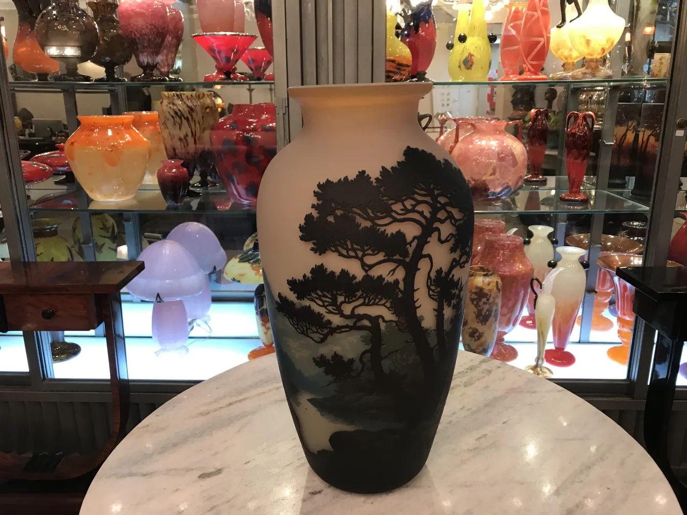 Antique vase in glass with Muller Fres signature and landscape.