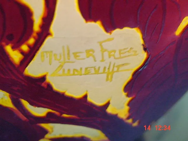 Vetro antico con firma di Muller Fres, bellissimo design