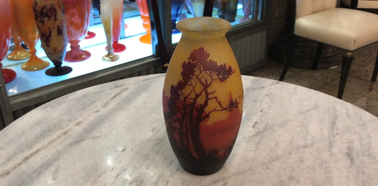 古董玻璃作品，展示风景设计并签名 Muller Fres。