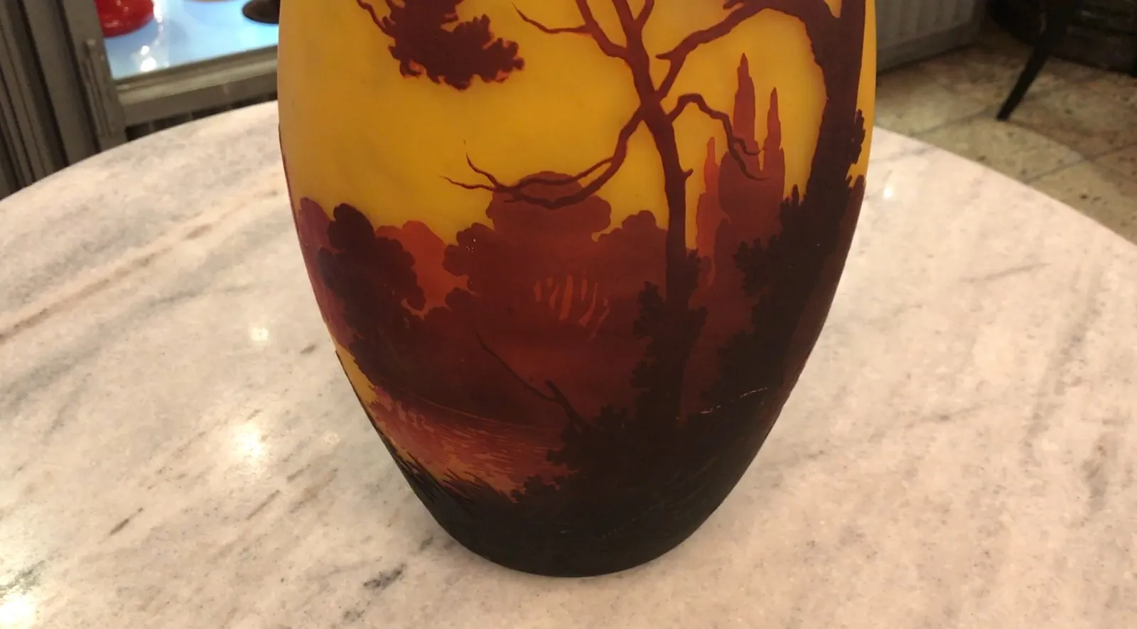 Antikes signiertes Glas Müller Fres mit Naturmotiv