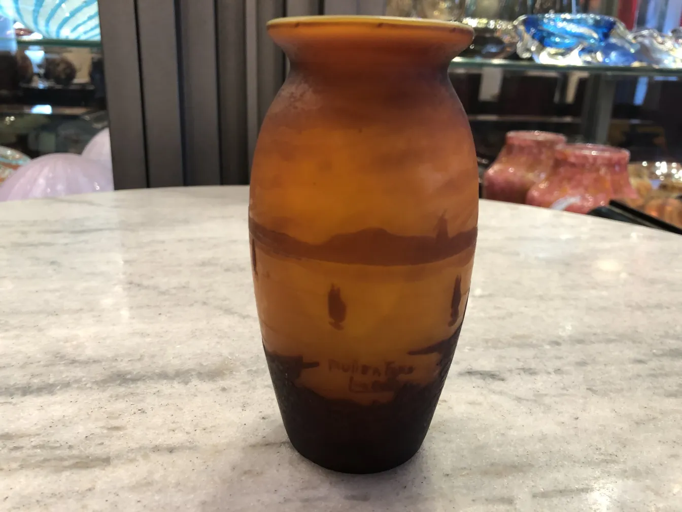 Verre antique signé Muller Fres avec une scène paysagiste