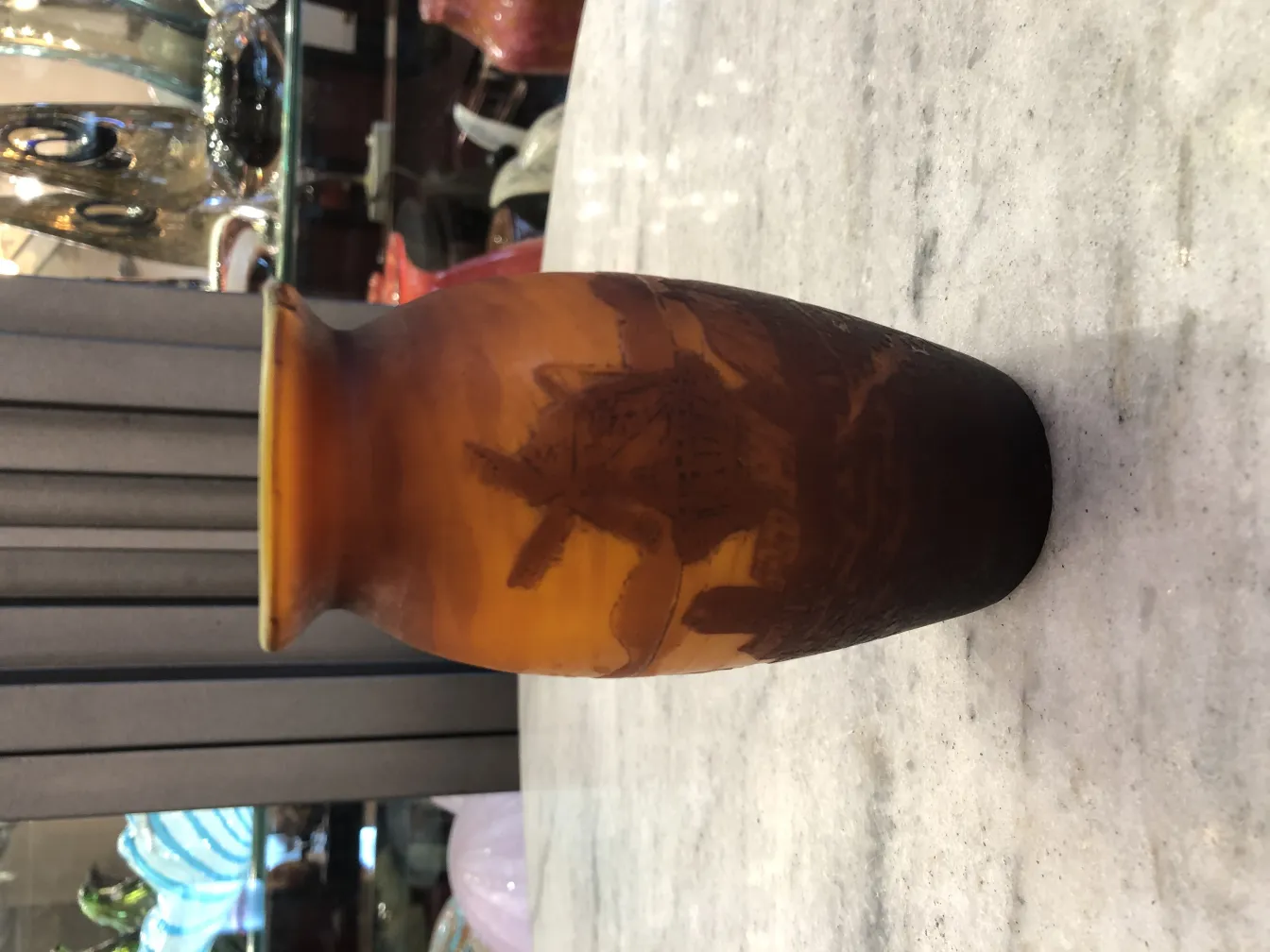 带有独特设计的Muller Fres签名古董玻璃。