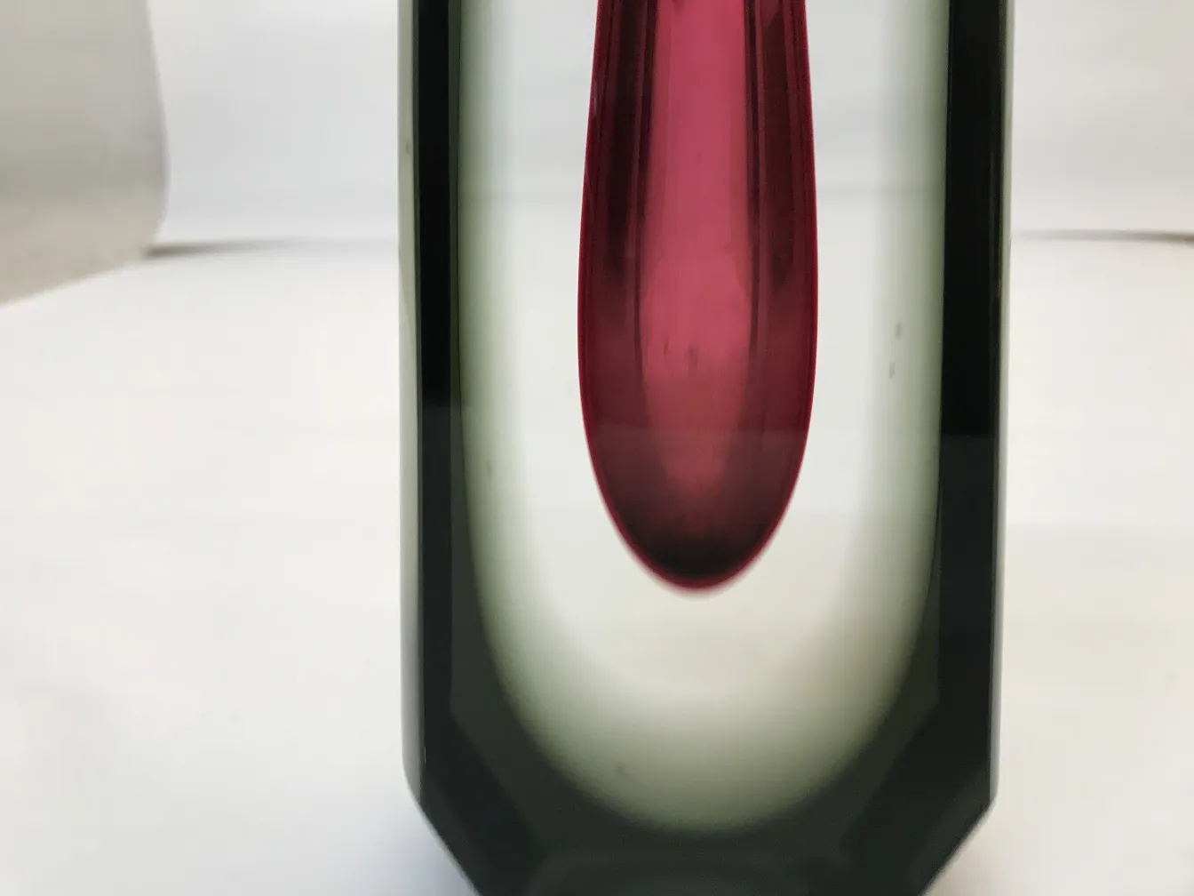 vaso de murano antigo decorado em tons elegantes