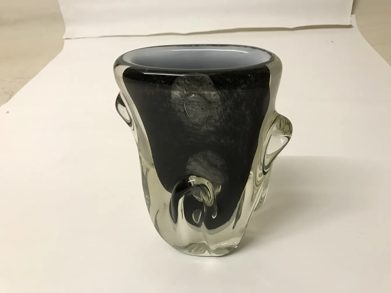 antike Murano-Glas mit dekorativem Design, eleganter Auftritt