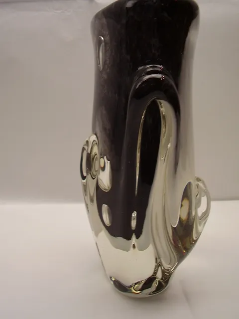 ancien vase Murano avec design unique et élégant