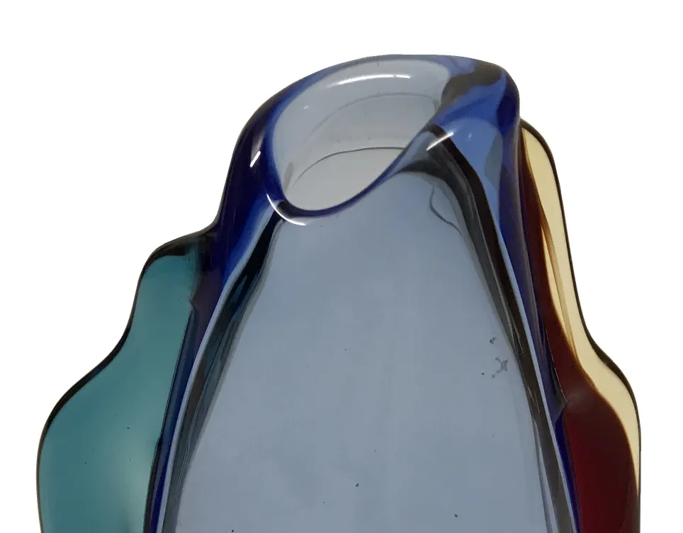vase antico di murano in colori vivaci con forme morbide