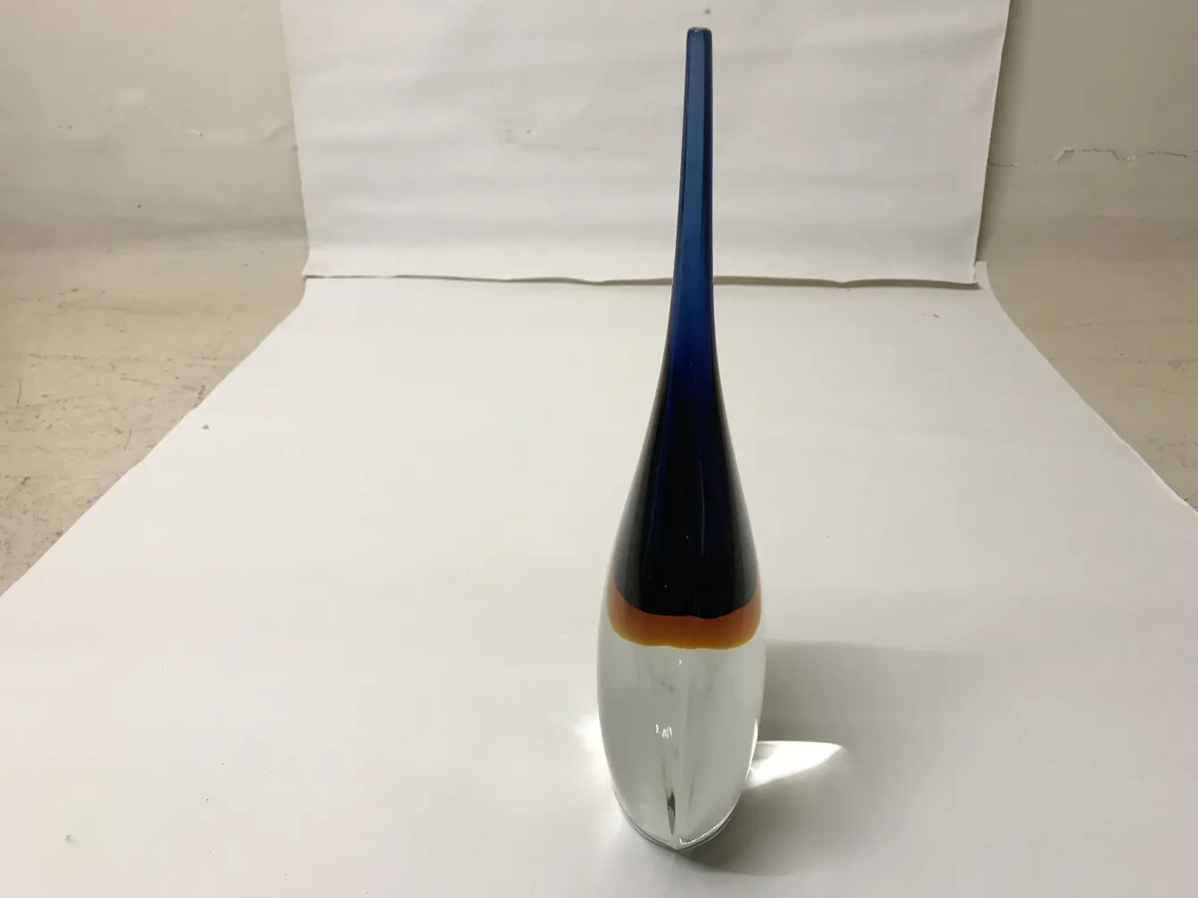 vaso di murano con design blu e arancione, antico