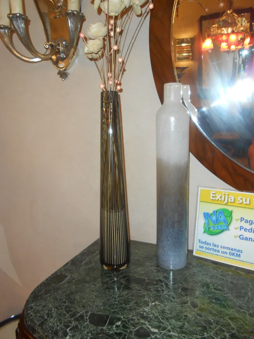 vase murano ancien décoré avec des fleurs