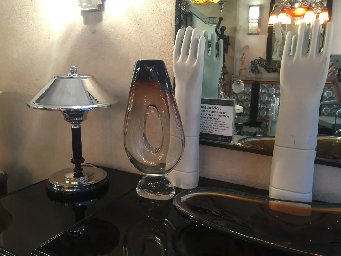 vase murano ancien en forme ovale, reflet de lumière