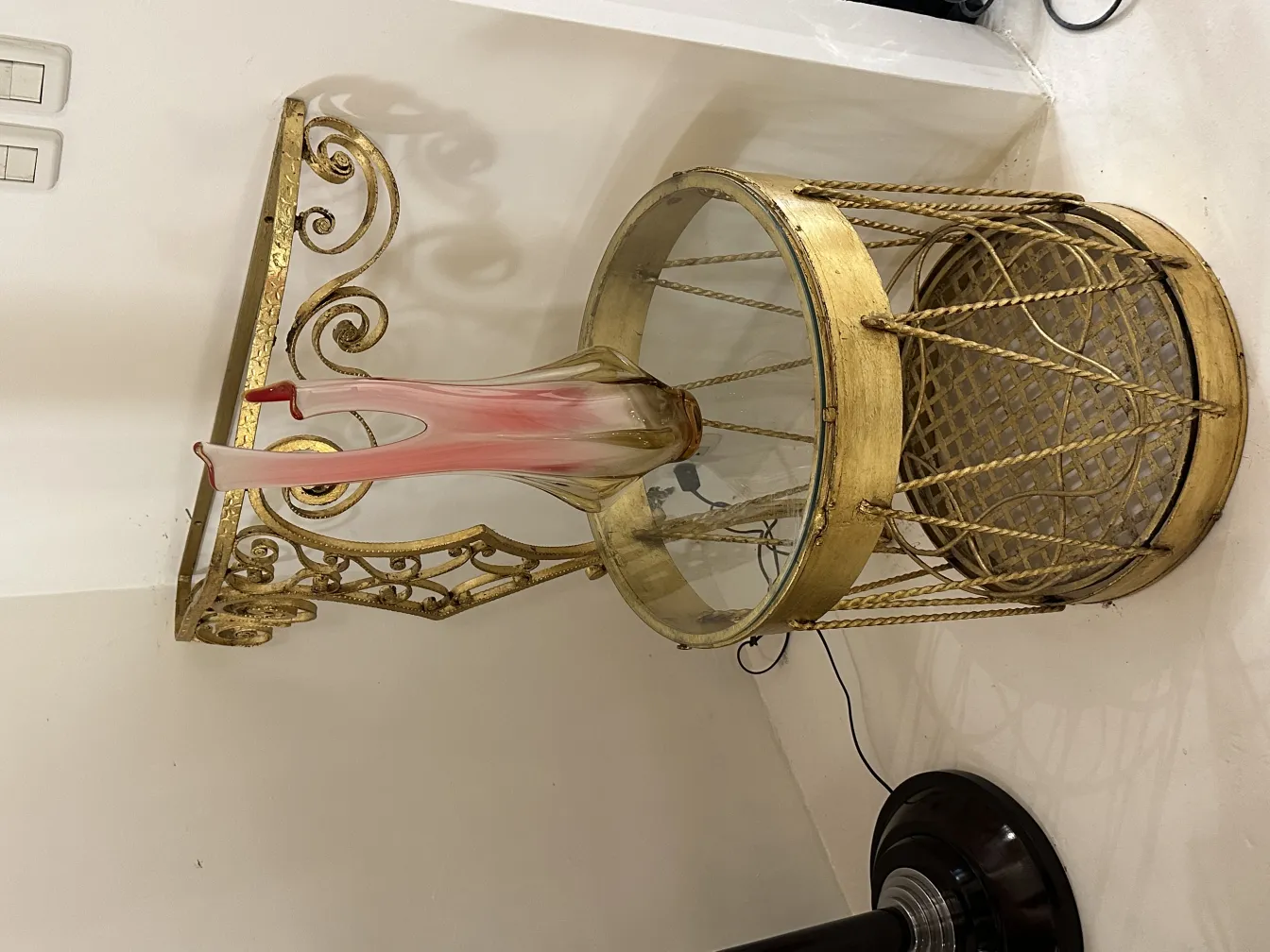 vase murano dans un cadre décoratif élégant