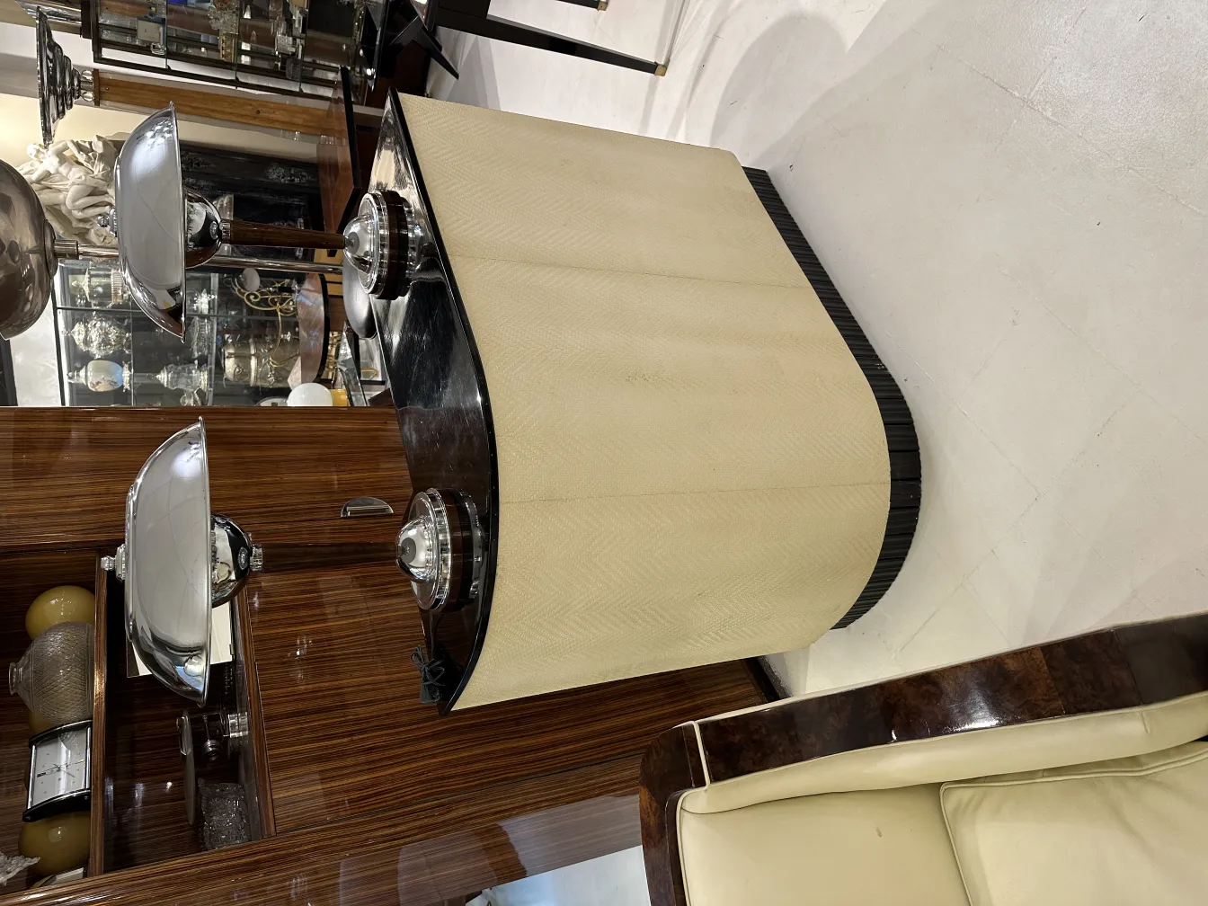 vaso de murano antigo com design elegante em ambiente