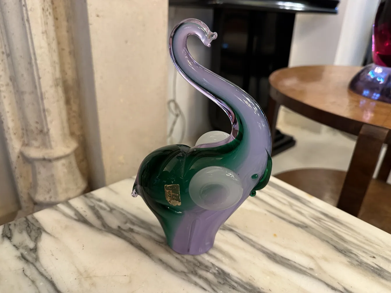 scultura murano colorata in forma di animale con dettagli