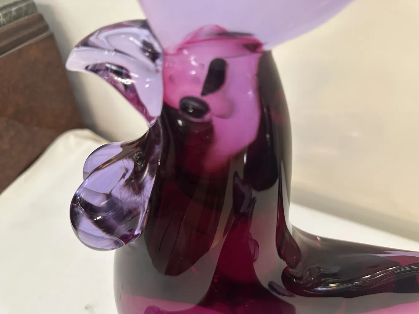 Sculpture de Murano en forme de coq, couleur violette