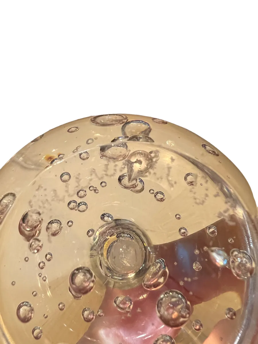 ムラーノ島の彫刻にバブルと古い装飾。