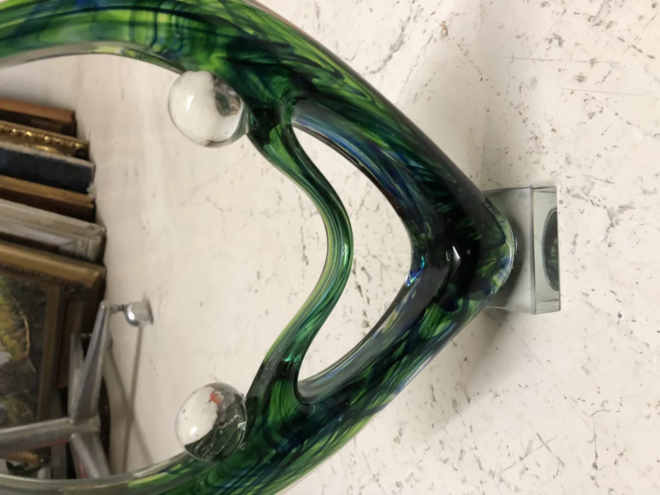 古老的穆拉诺雕塑，展现独特的设计和鲜艳的色彩