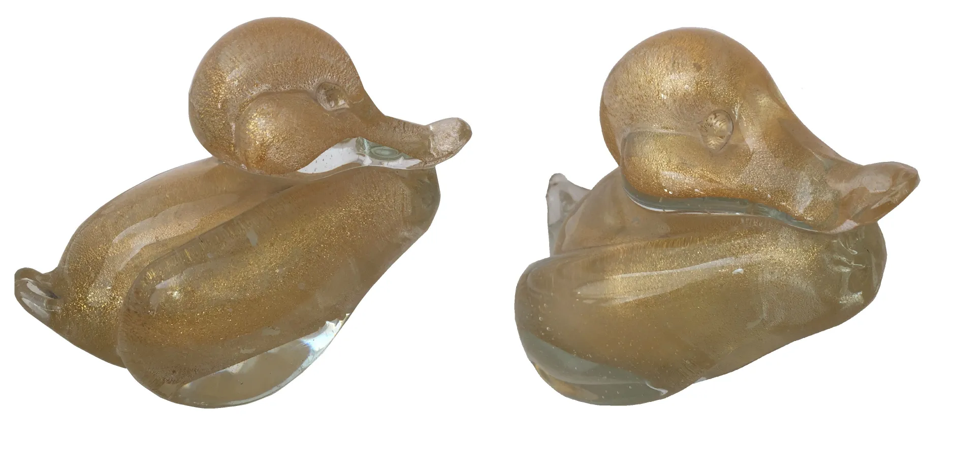 Scultura antica di Murano a forma di anatra decorativa con dettagli brillanti.