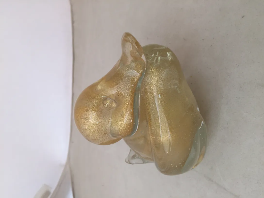 escultura de murano con brillo dorado, pato decorativo