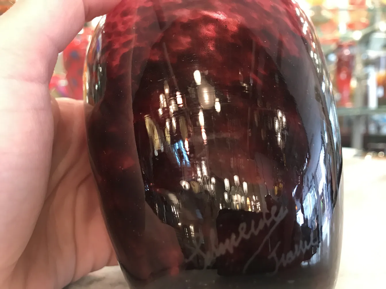 vidrio con firma, fondo decorativo brillante, antigüedad