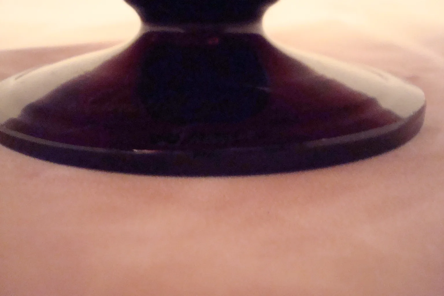 施耐德的古董签名玻璃，具有优雅的细节。