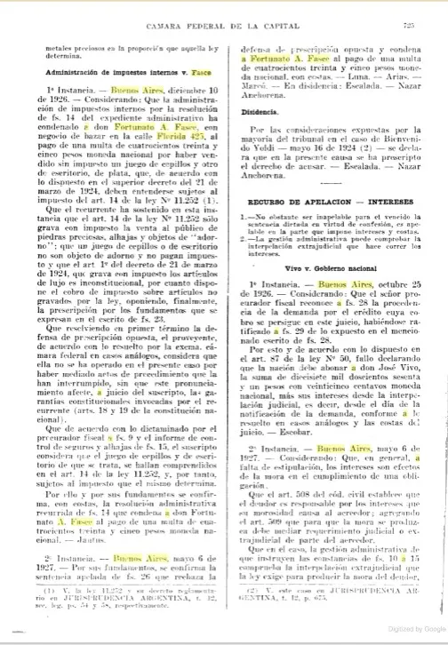 Verre signé par Schneider dans un design français, antiquité.