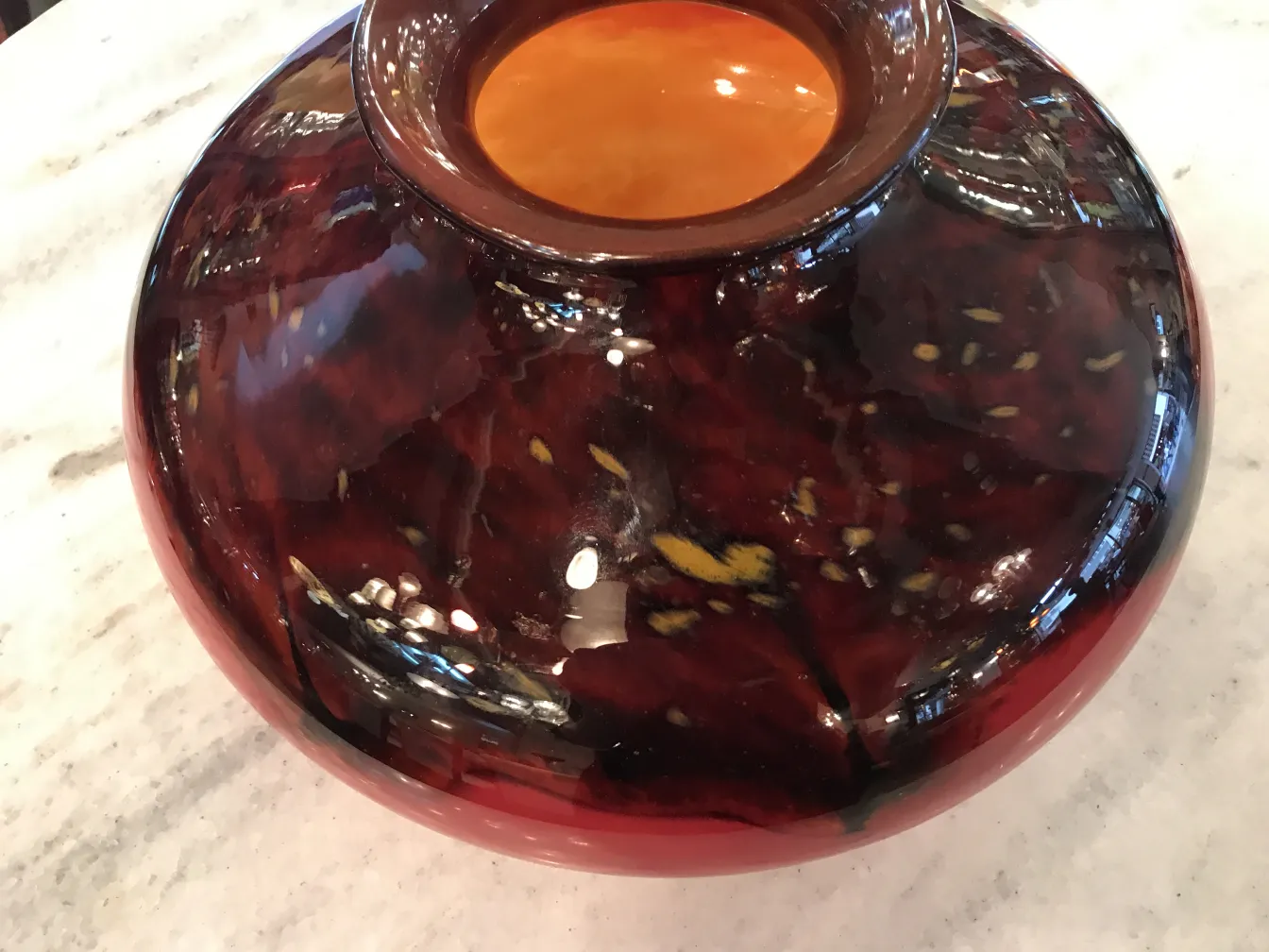 vaso in vetro firmato schneider con un design attraente