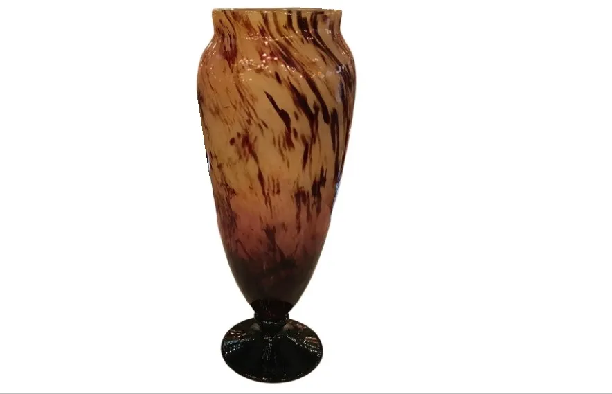 antik vase mit warmen farben, künstlerischen details