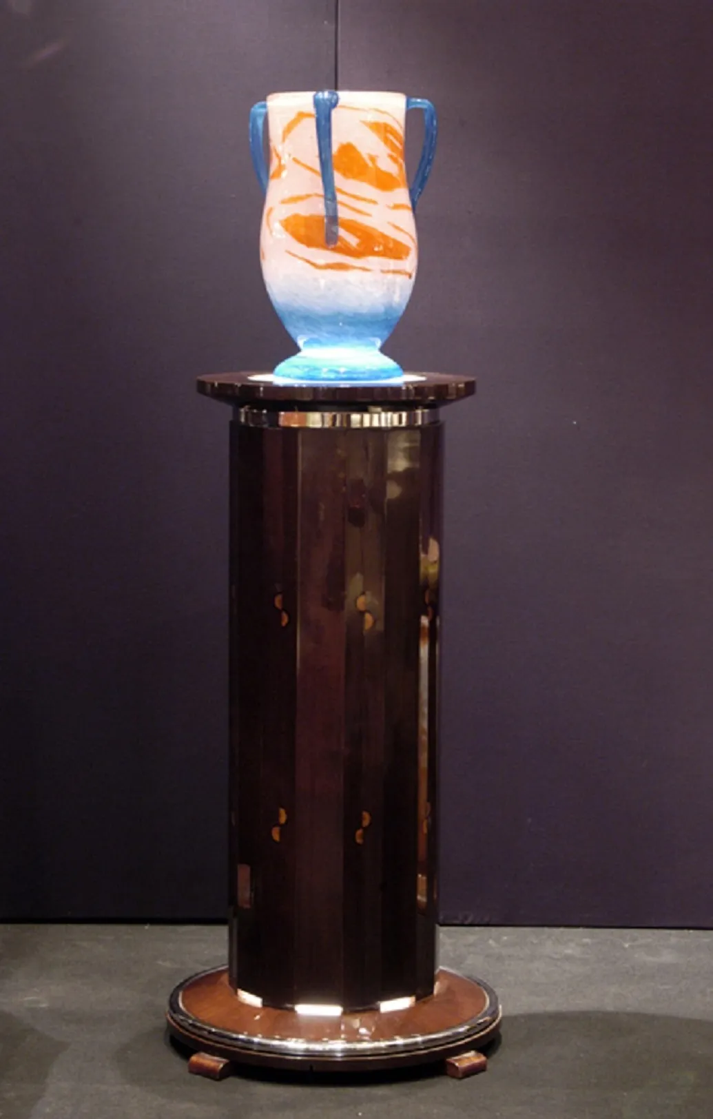 Decorative vase made of signed glass Schneider with blue and orange detail.