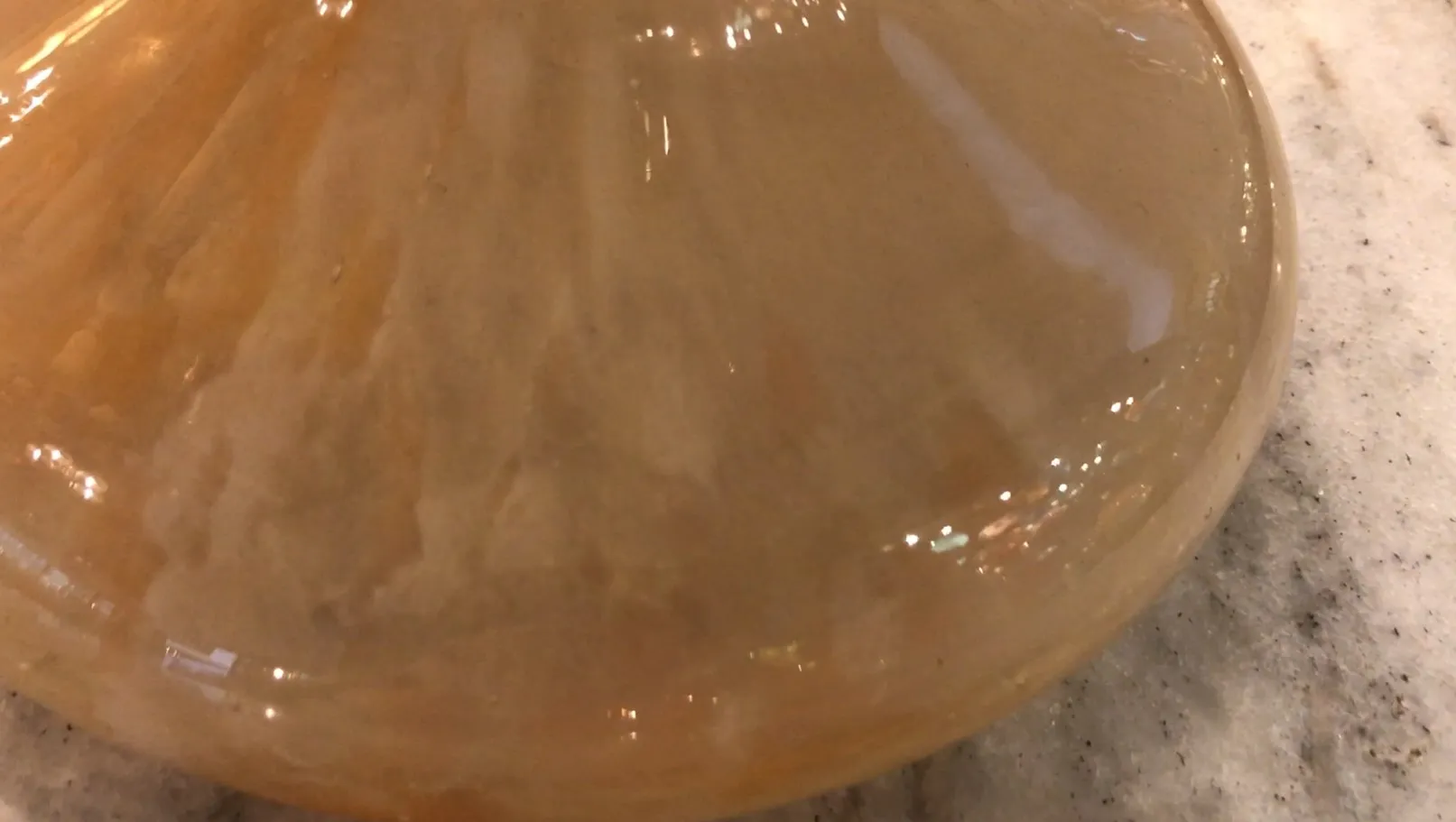 زجاج موقّع عتيق شنايدر ذو درجات ذهبية