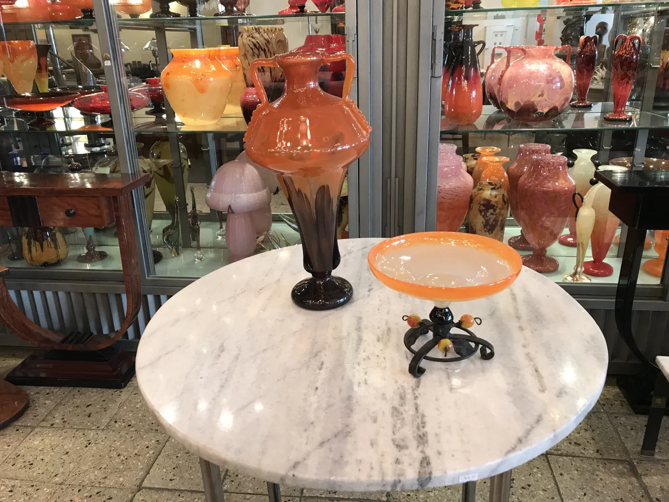 vidro assinado em âmbar e transparente, decorativo