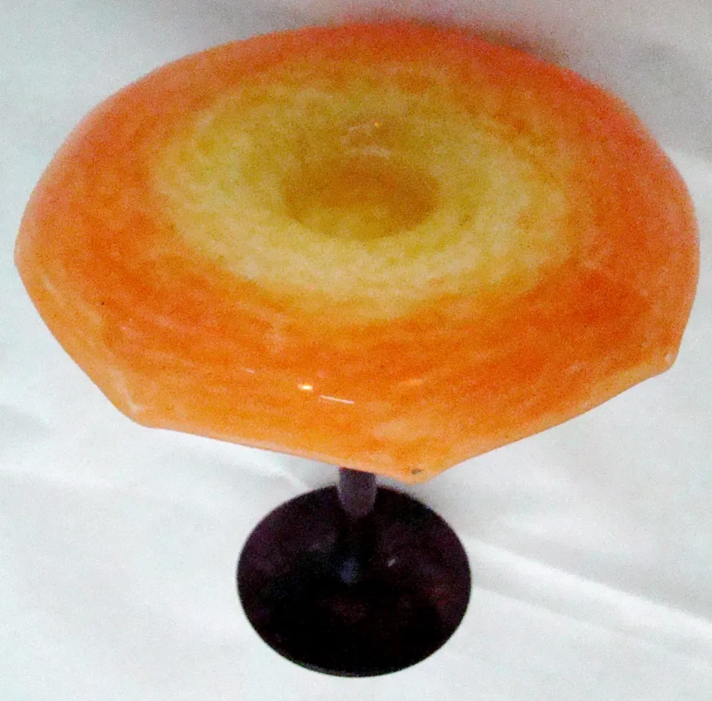 Verre ancien signé Schneider en forme octogonale orange